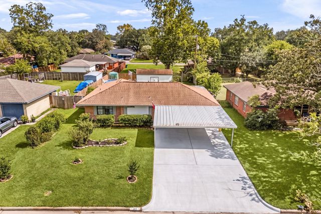 207 Chandler Drive, Baytown, TX 77521