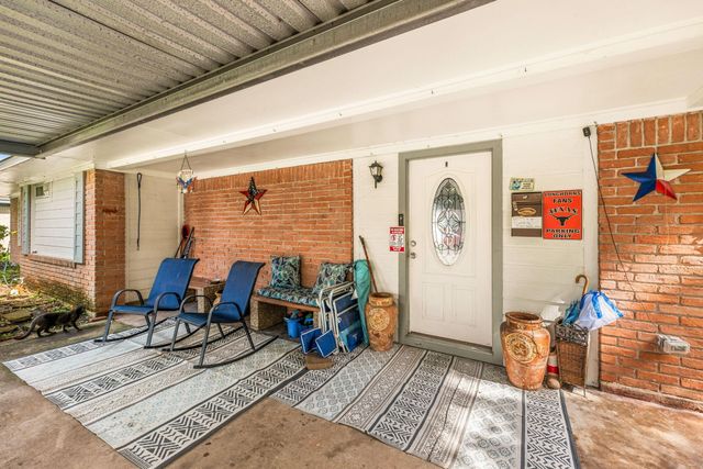 207 Chandler Drive, Baytown, TX 77521