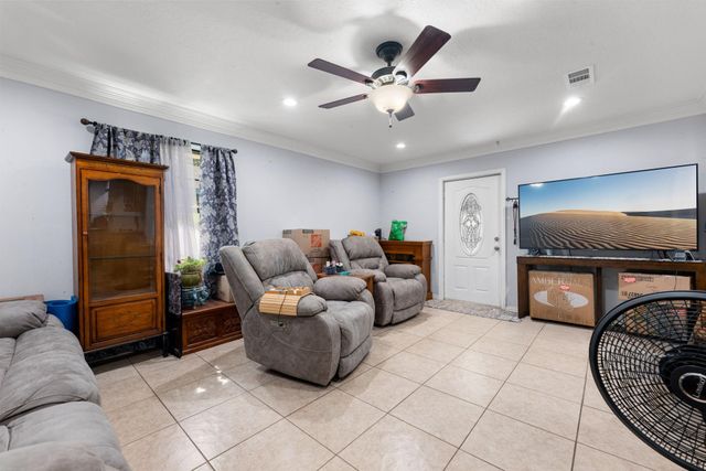 207 Chandler Drive, Baytown, TX 77521