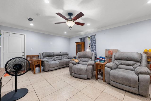207 Chandler Drive, Baytown, TX 77521