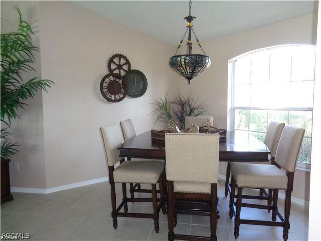 2127 SW 52nd LN, Cape Coral, FL 33914