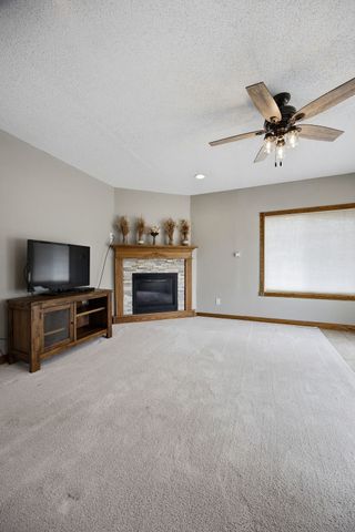 5221 Old Ely Road SW, Cedar Rapids, IA 52404