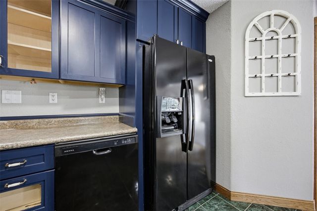 5221 Old Ely Road SW, Cedar Rapids, IA 52404