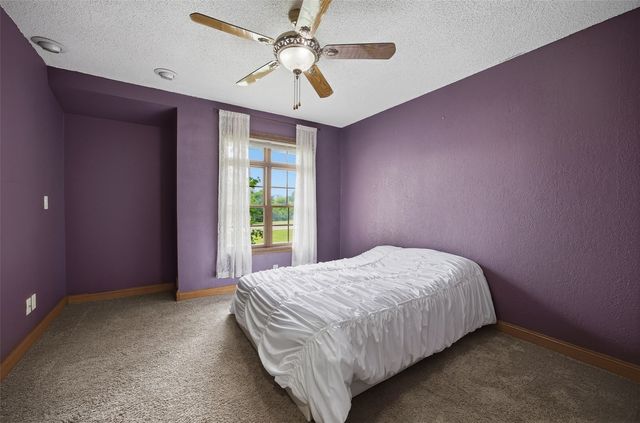 5221 Old Ely Road SW, Cedar Rapids, IA 52404