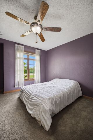 5221 Old Ely Road SW, Cedar Rapids, IA 52404