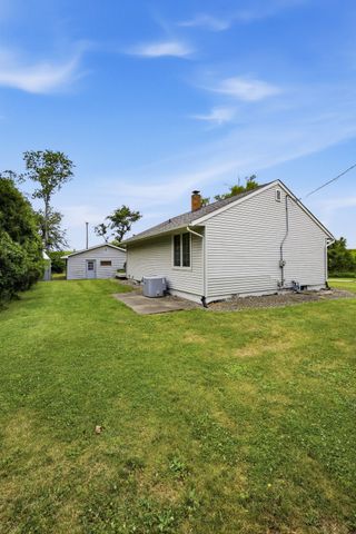 5221 Old Ely Road SW, Cedar Rapids, IA 52404