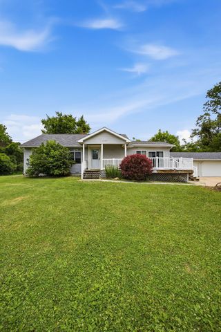 5221 Old Ely Road SW, Cedar Rapids, IA 52404