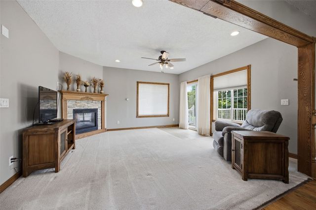 5221 Old Ely Road SW, Cedar Rapids, IA 52404