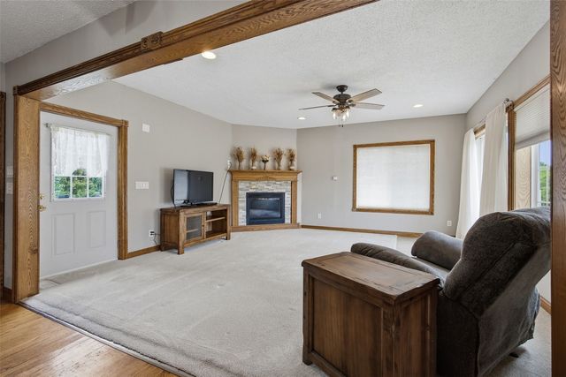 5221 Old Ely Road SW, Cedar Rapids, IA 52404