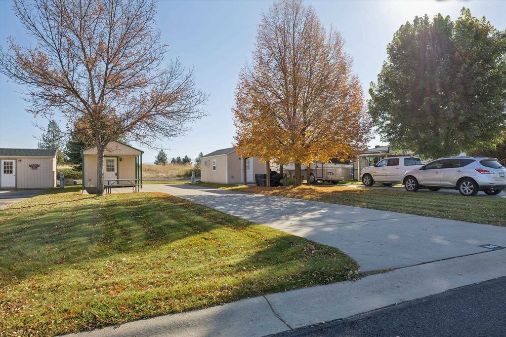 1205 N Country Club Dr, Deer Park, WA 99006 photo 3