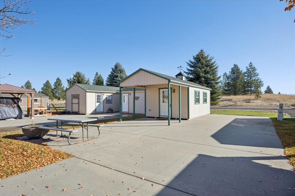 1205 N Country Club Dr, Deer Park, WA 99006 photo 4