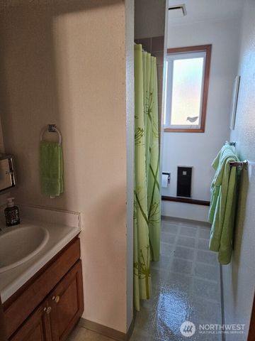 29529 G Street, Ocean Park, WA 98640