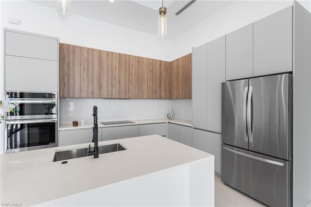 10 SW 33rd AVE, Cape Coral, FL 33991