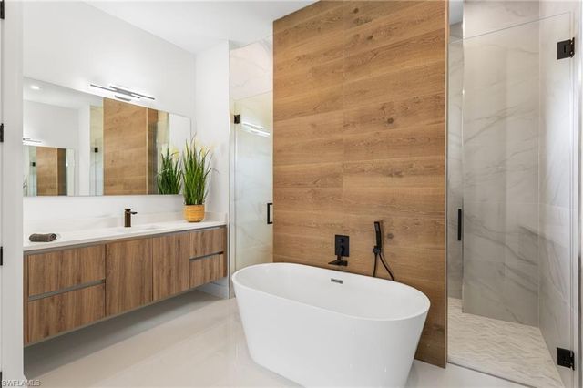 10 SW 33rd AVE, Cape Coral, FL 33991