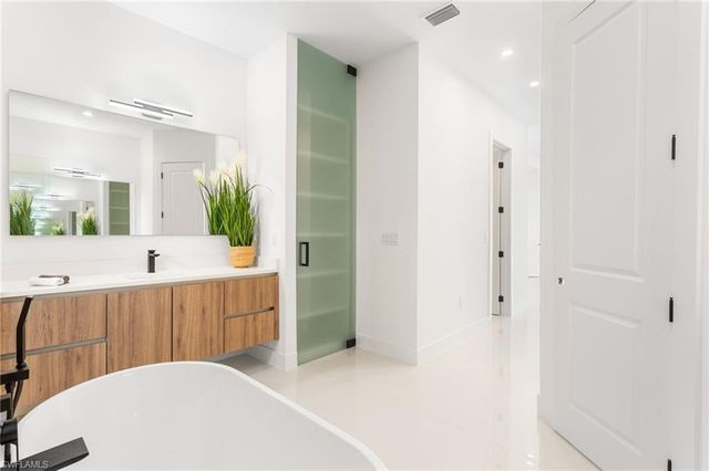 10 SW 33rd AVE, Cape Coral, FL 33991