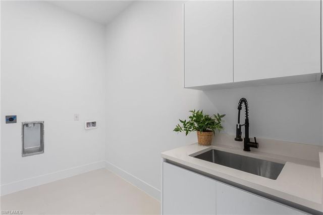 10 SW 33rd AVE, Cape Coral, FL 33991