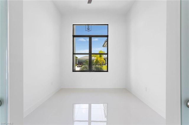 10 SW 33rd AVE, Cape Coral, FL 33991