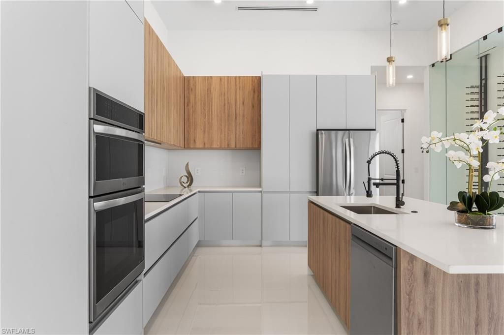 10 SW 33rd AVE, Cape Coral, FL 33991