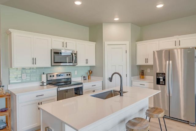 725 SE Drumlin Drive, Waukee, IA 50263