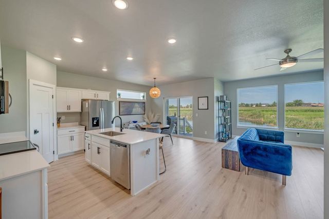 725 SE Drumlin Drive, Waukee, IA 50263