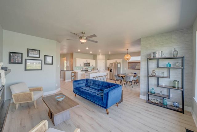 725 SE Drumlin Drive, Waukee, IA 50263