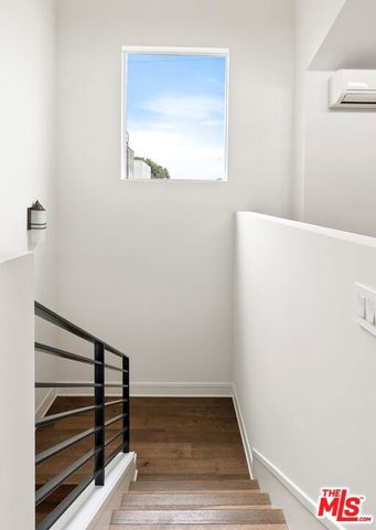 3965 Moore Street 104, Los Angeles, CA 90066