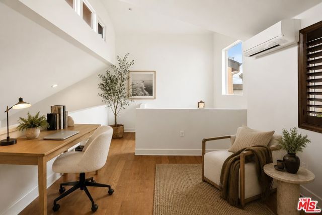 3965 Moore Street 104, Los Angeles, CA 90066