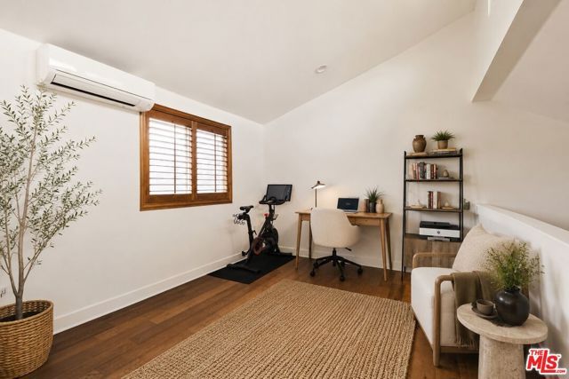 3965 Moore Street 104, Los Angeles, CA 90066