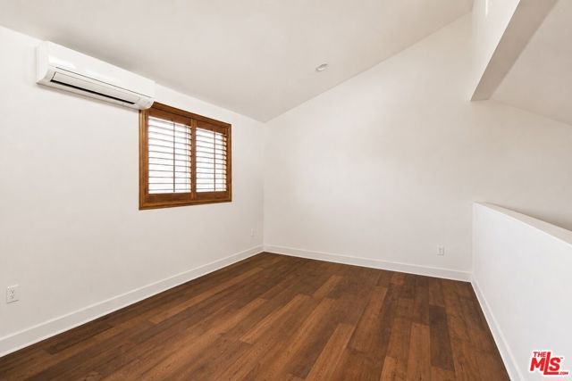 3965 Moore Street 104, Los Angeles, CA 90066