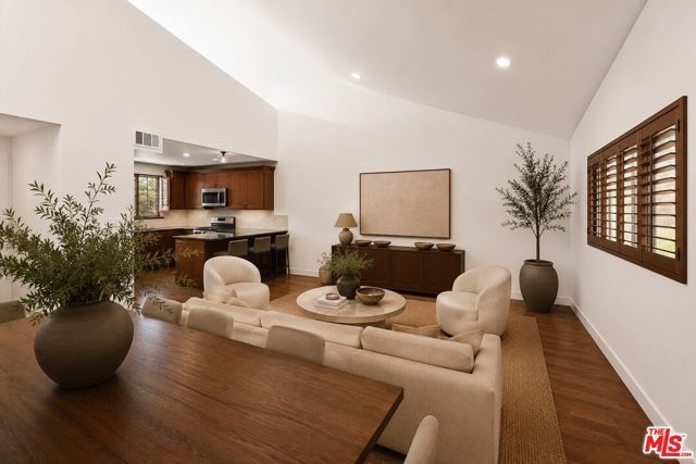 3965 Moore Street 104, Los Angeles, CA 90066
