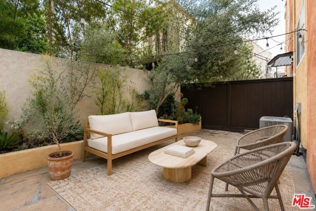 3965 Moore Street 104, Los Angeles, CA 90066