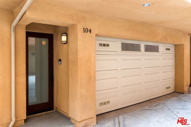 3965 Moore Street 104, Los Angeles, CA 90066