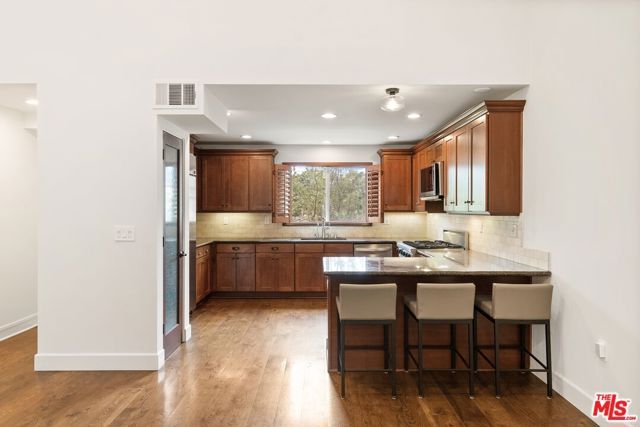 3965 Moore Street 104, Los Angeles, CA 90066