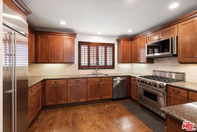 3965 Moore Street 104, Los Angeles, CA 90066