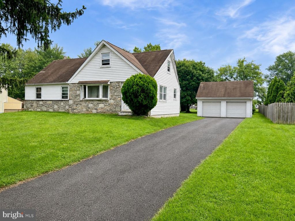 222 HOLLY HILL RD, RICHBORO, PA 18954 — exterior