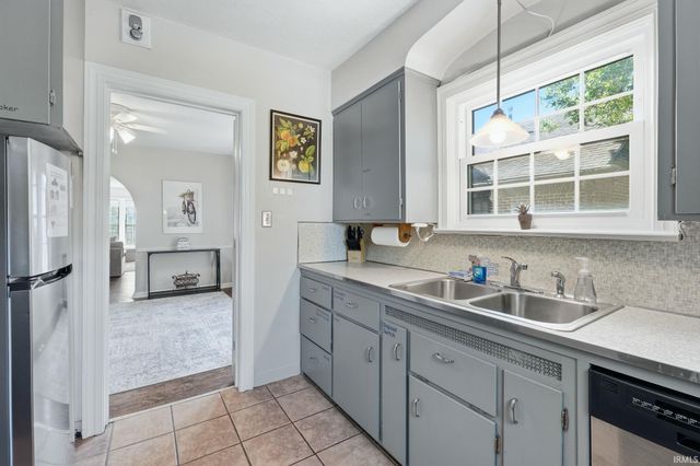 3025 N Anthony Boulevard, Fort Wayne, IN 46805
