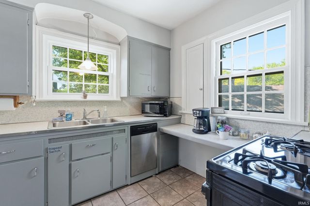 3025 N Anthony Boulevard, Fort Wayne, IN 46805