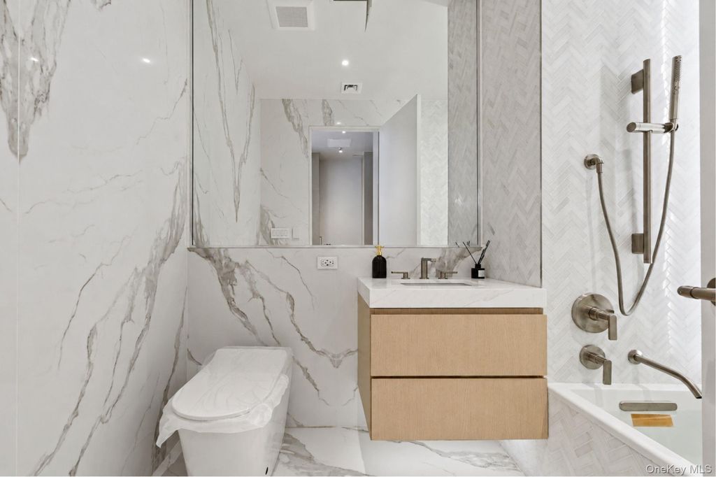 25-08 43rd Avenue 2B, Long Island City, NY 11101 — photo 5