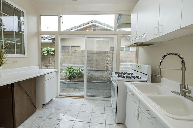 302 Leveland Ln, Modesto, CA 95350