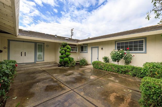 302 Leveland Ln, Modesto, CA 95350