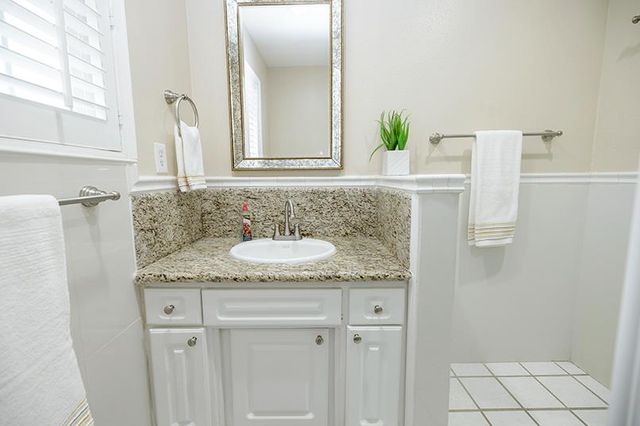 302 Leveland Ln, Modesto, CA 95350