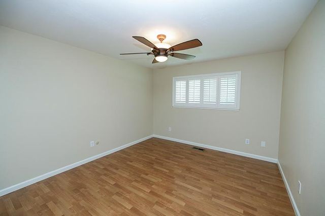 302 Leveland Ln, Modesto, CA 95350