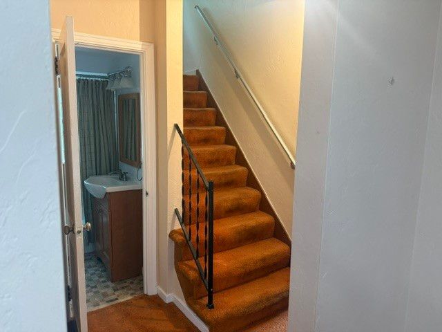 13 Ocenas Ave, Ross Twp, PA 15212