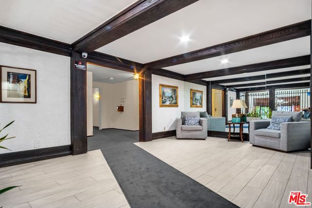 12830 Burbank Boulevard 201, Valley Village, CA 91607