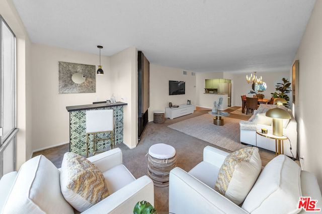 12830 Burbank Boulevard 201, Valley Village, CA 91607