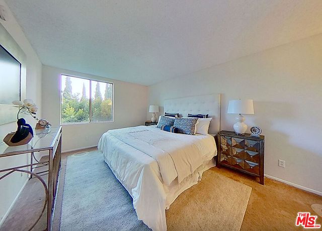 12830 Burbank Boulevard 201, Valley Village, CA 91607