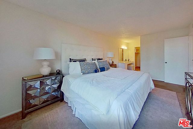 12830 Burbank Boulevard 201, Valley Village, CA 91607