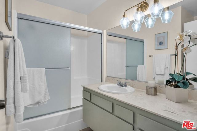 12830 Burbank Boulevard 201, Valley Village, CA 91607