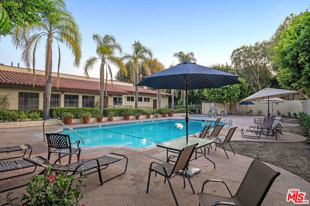 12830 Burbank Boulevard 201, Valley Village, CA 91607