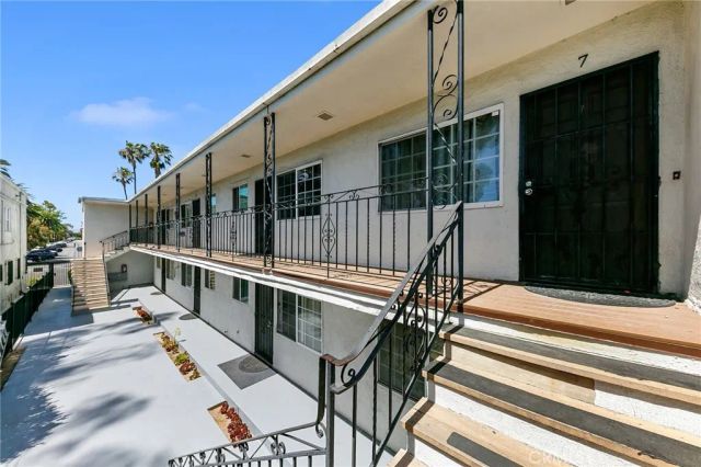 1070 Chestnut, Long Beach, CA 90813